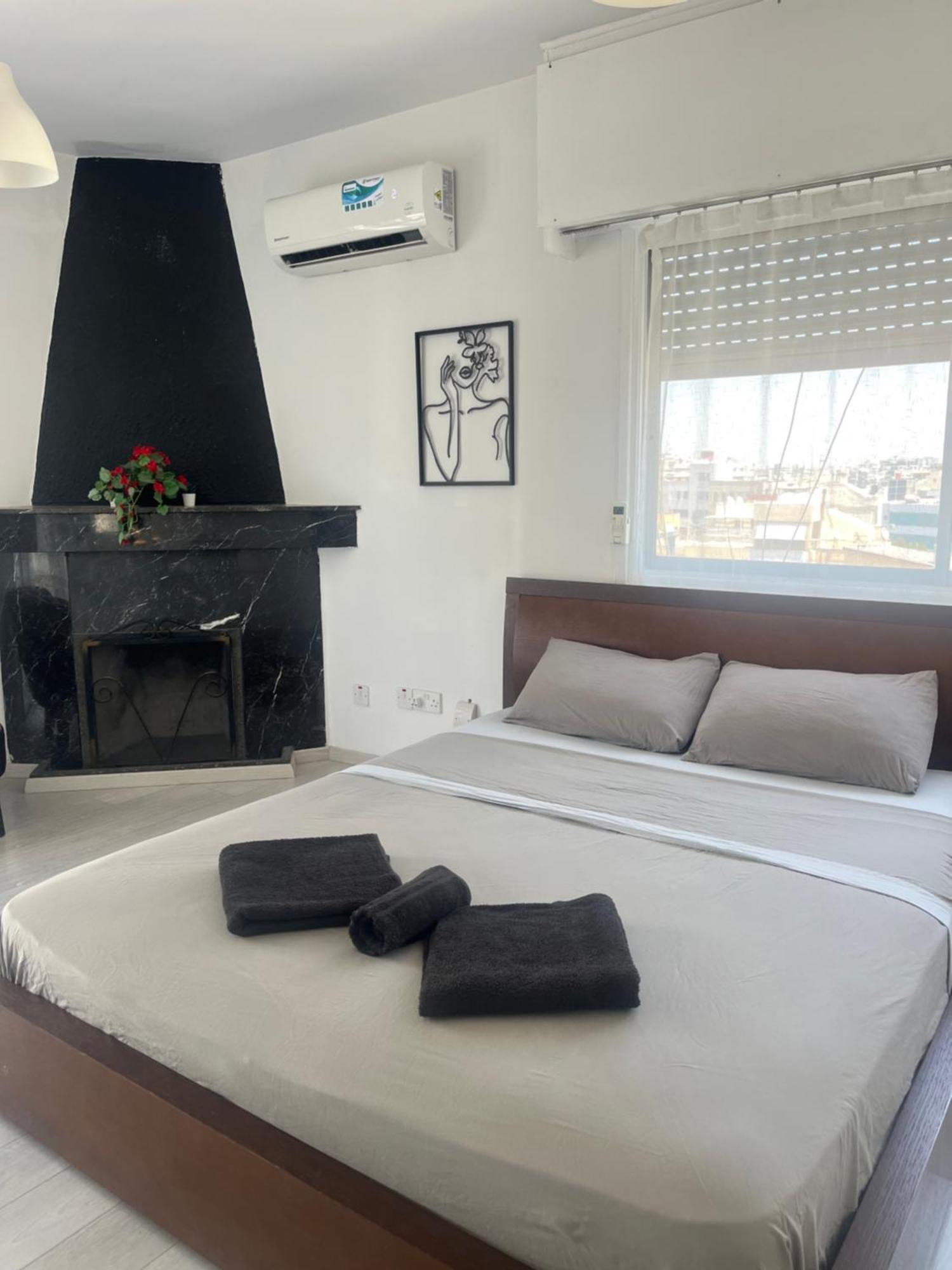 Top Floor Apartment In Nicosia With View! 外观 照片